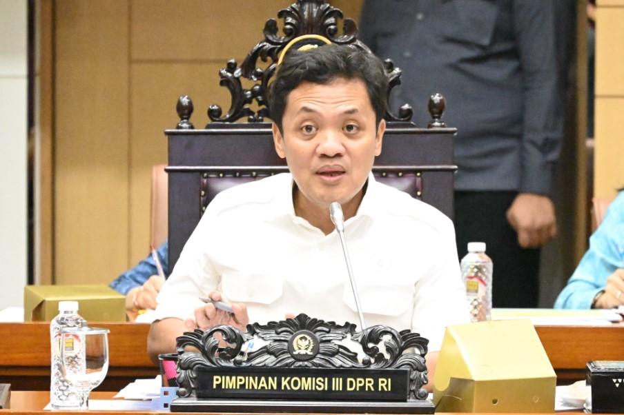 Ketua Komisi III DPR Tegaskan Amnesti untuk Tom Lembong dan Hasto Sesuai Konstitusi dan Bukan Kebijakan Luar Biasa