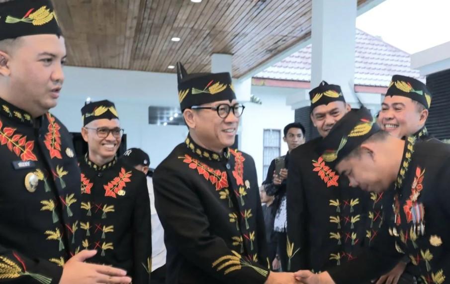 Mendes Yandri Ajak Warga Desa Manfaatkan Program Cek Kesehatan Gratis dan Dukung Tiga Program Prioritas Nasional