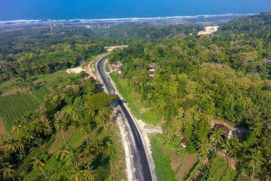Pembangunan Jalan Kretek-Girijati Capai 85,33 Persen, Dukung Konektivitas dan Pariwisata Pesisir Selatan DIY