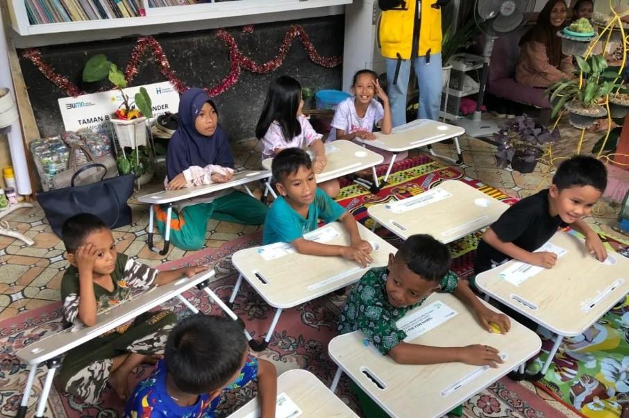 PLN Indonesia Power Gelar Program "PLN Mengajar" di Makassar, Dorong Semangat Merdeka Belajar Anak-anak