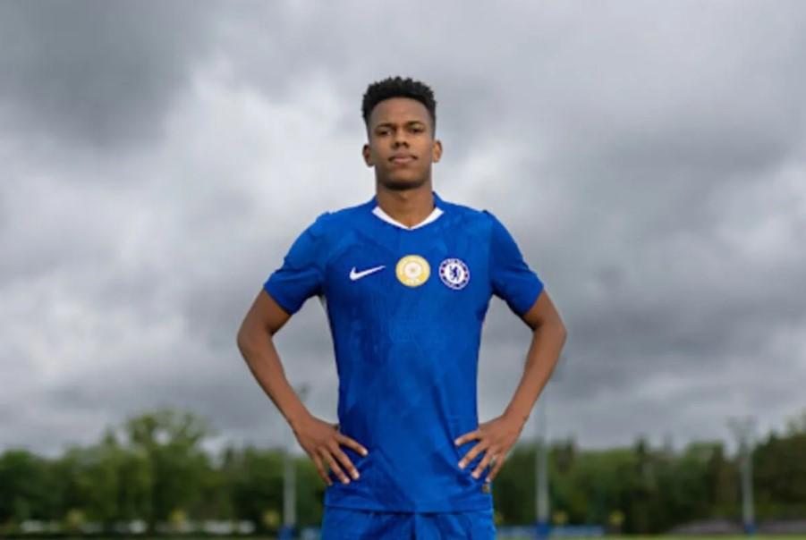 Chelsea Resmi Datangkan Wonderkid Brasil Estevao Willian untuk Musim 2025/26