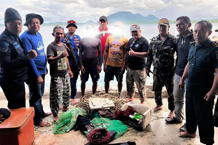 Dua Pelaku Pengeboman Ikan Ditangkap Usai Mesin Perahu Mati di Tengah Kejaran Polisi