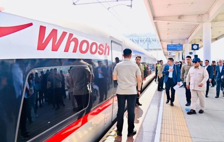 Presiden Prabowo Kembali Naiki Whoosh dari Bandung ke Jakarta Usai Hadiri Konvensi Sains dan Teknologi