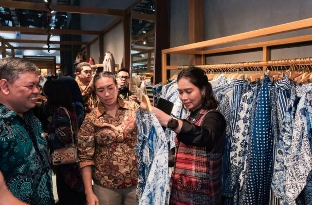 Wamenpar Tekankan Pentingnya Pariwisata Berkelanjutan, Luncurkan Gerakan Wisata Bersih