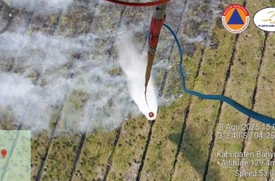 Kebakaran Hutan di Banyuasin dan PALI, BPBD Sumsel Kerahkan Tiga Helikopter Pembom Air