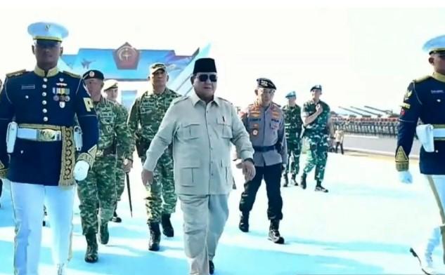 Presiden Prabowo Pimpin Upacara Gelar Pasukan TNI, Kukuhkan Wakil Panglima dan Lantik Organisasi Baru
