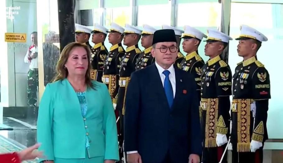 Presiden Peru Dina Boluarte Disambut Meriah di Indonesia, Siap Bertemu Presiden Prabowo