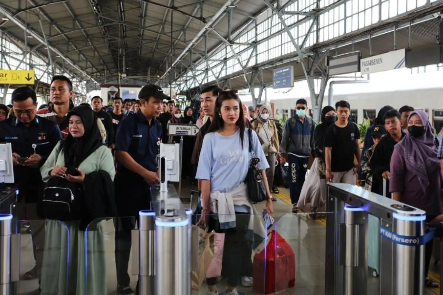 Penjualan Tiket KAI Capai 276 Ribu untuk Libur Panjang HUT ke-80 RI, Promo Merdeka Siap Menarik Penumpang