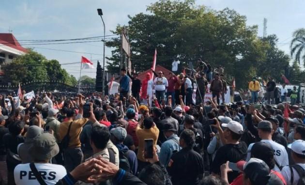 Ribuan Warga Pati Tuntut Bupati Sudewo Mundur, Protes Kenaikan PBB-P2 hingga 250 Persen