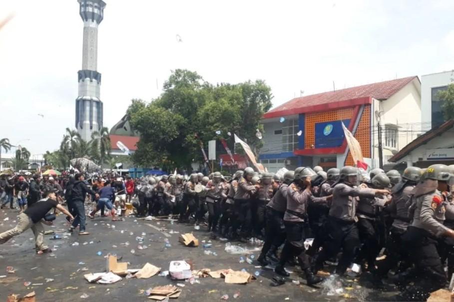 Bentrok di Depan Kantor Bupati Pati, 11 Diduga Provokator Diamankan Polisi