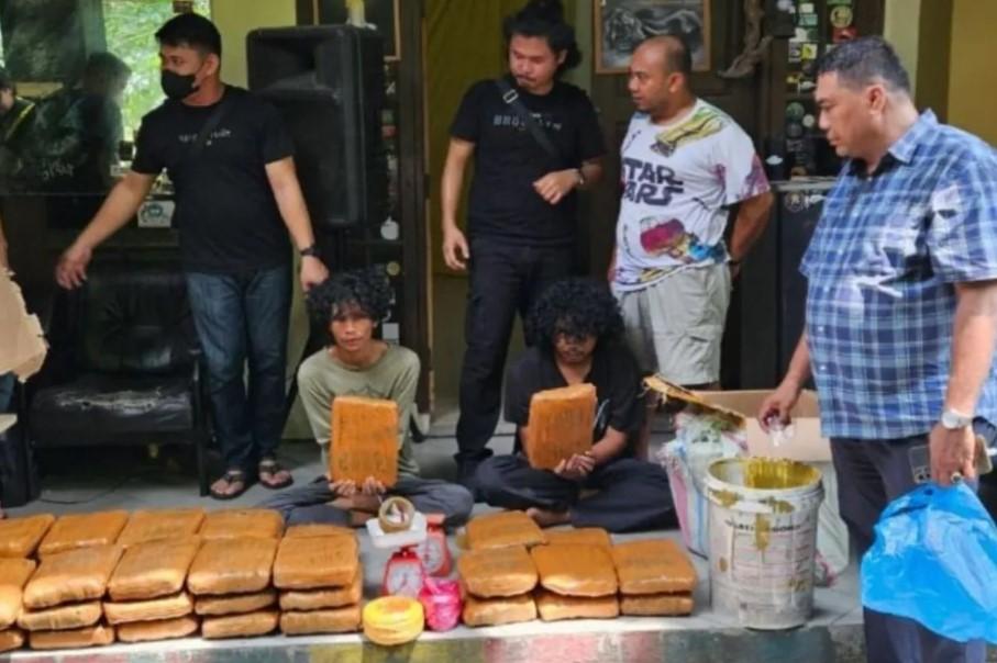 BNNP Riau Bongkar 63 Kilogram Ganja di Gedung PKM UIN Suska, Dua Mantan Mahasiswa Ditangkap