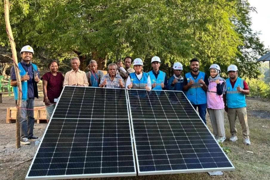 PLN Pasang SuperSUN di Pulau Timor, Tiga Rumah di Kupang Akhirnya Nikmati Listrik untuk Pertama Kalinya