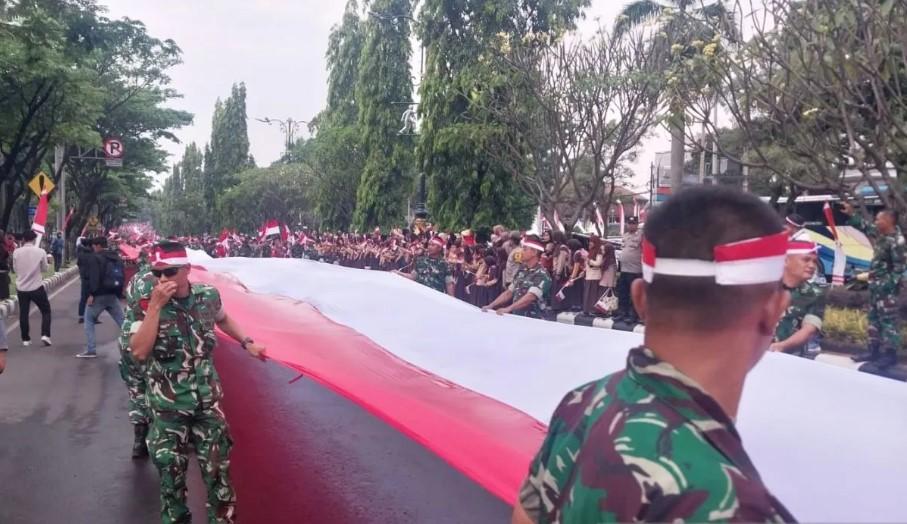 Kirab Bendera Merah Putih Sepanjang 600 Meter Warnai Peringatan HUT ke-80 RI di Bogor