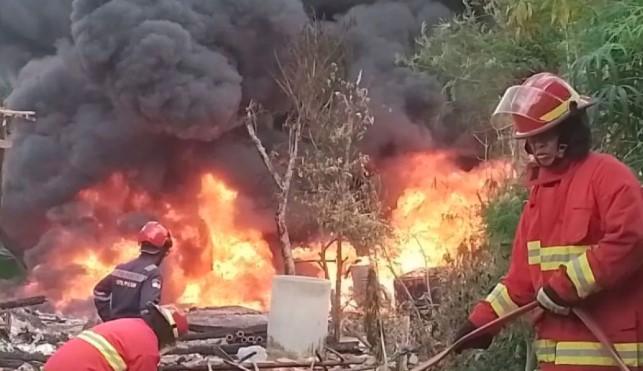 Kebakaran Sumur Minyak Ilegal di Blora Tewaskan 3 Warga, Puluhan Mengungsi dan Api Masih Dalam Penanganan