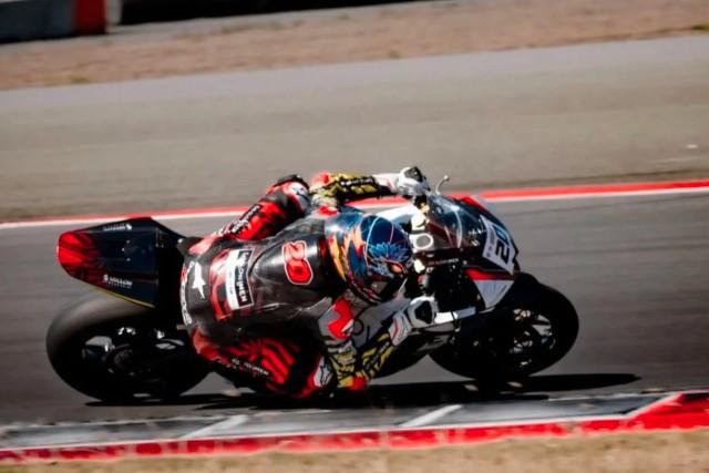 MS Glow For Men Racing Team Raih Podium Ganda di Mandalika, Tunjukkan Semangat Nasionalisme di HUT ke-80 RI