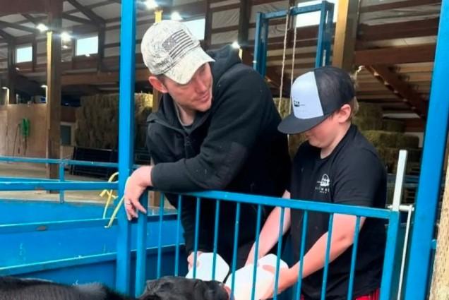 Chris Pratt Bagikan Foto Langka Anaknya Jack yang Kini Berusia 13 Tahun
