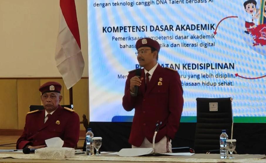 Mensos Saifullah Yusuf Perkenalkan Seragam Resmi Sekolah Rakyat Berwarna Merah Maroon