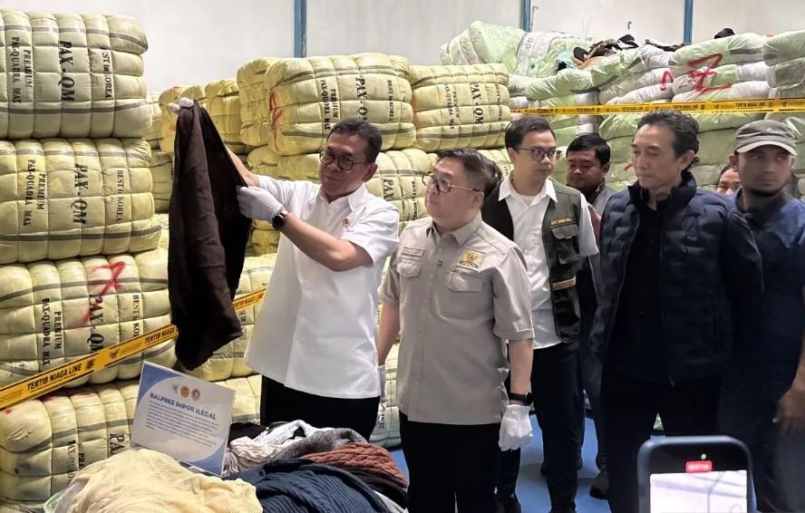 Mendag Tegaskan Pakaian Bekas Impor Rusak Industri, Rp112,3 Miliar Disita di Jawa Barat