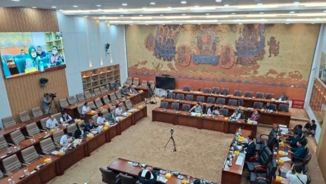 Semester I 2025: Penumpang Kereta Capai 236 Juta, KAI Catat Kenaikan dan Kinerja Lebih Baik