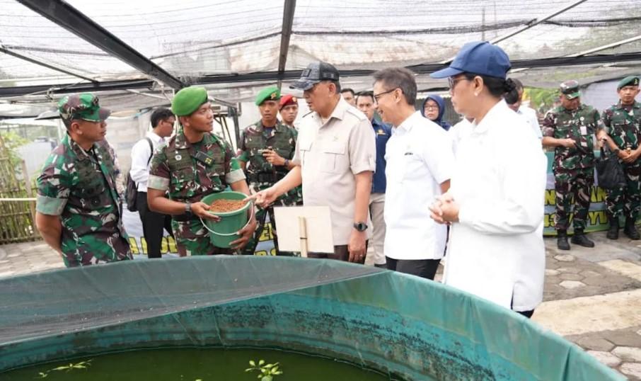Menteri Pertahanan Ajak Tiga Menteri Tinjau Prototipe Batalyon Teritorial Pembangunan di Bekasi