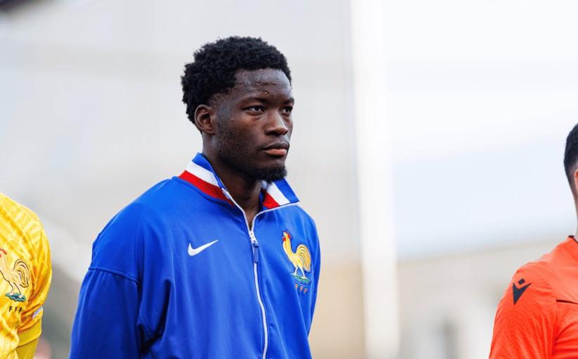 Manchester United Alihkan Fokus ke Lucien Agoume Setelah Gagal Dapatkan Carlos Baleba