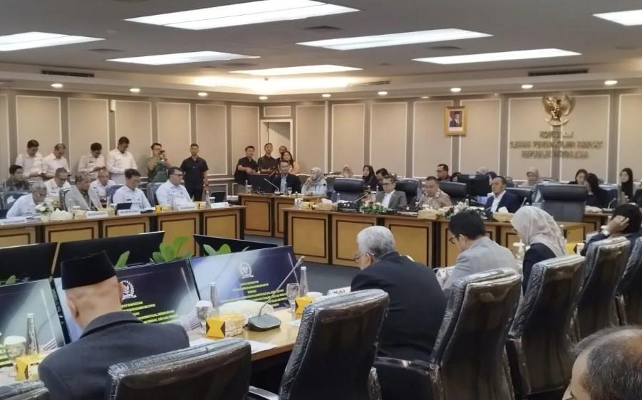DPR Minta Polri Wajibkan Pelunasan Royalti Sebelum Terbitkan Izin Konser