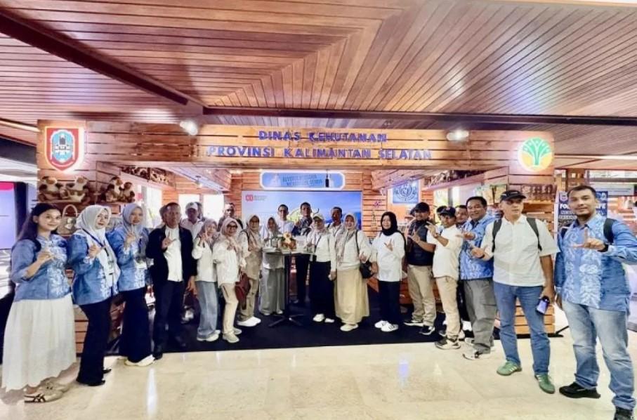 Kemenhut Promosikan Produk Hutan Kalsel di Festival Pesona 2025