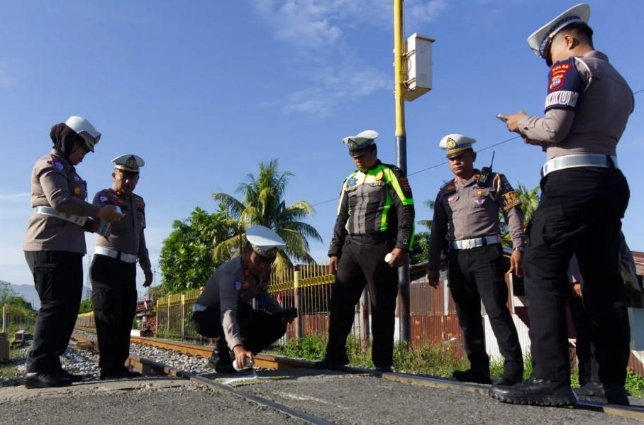 KAI Evaluasi Seluruh Perlintasan Sebidang di Sumbar Usai Kecelakaan Maut di Padang