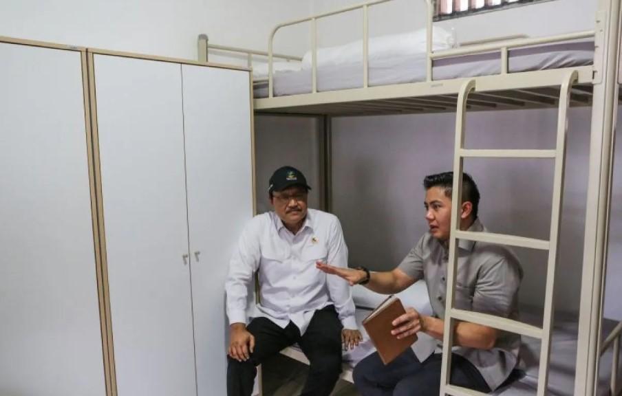 Teddy Indra Wijaya Disambut Sorak Ribuan Guru, Didapuk Jadi Duta Sekolah Rakyat