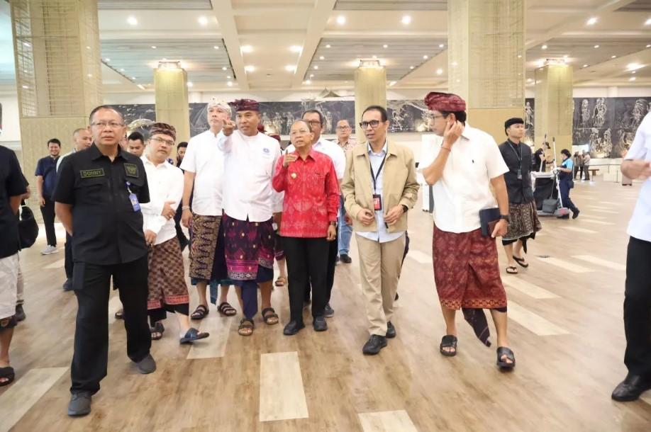 Gubernur Koster Desak Pembenahan Layanan Bandara Ngurah Rai untuk Berkelas Dunia