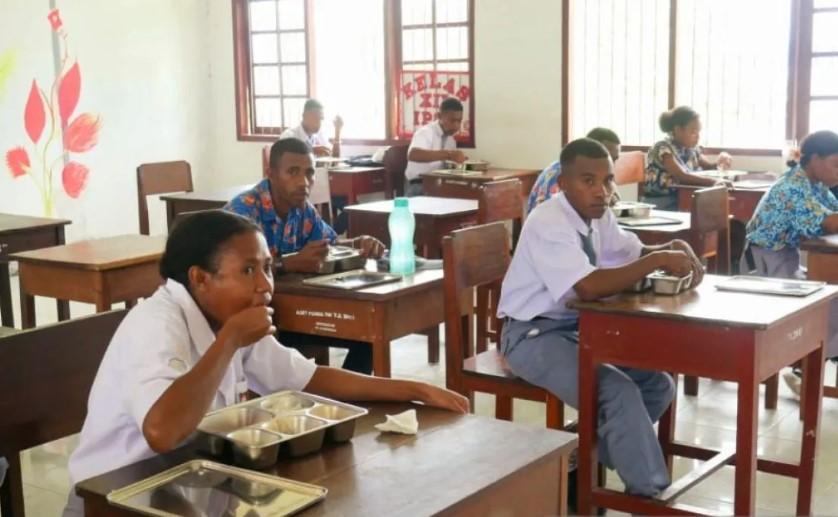 Strategi Makan Bergizi Gratis di Papua Disesuaikan dengan Kearifan Lokal