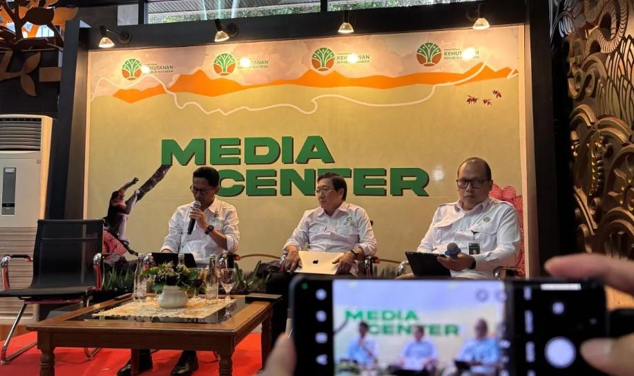 Kemenhut Pastikan Pengawasan Ketat Jika Izin Pemanfaatan Hutan di Pulau Sipora Diterbitkan