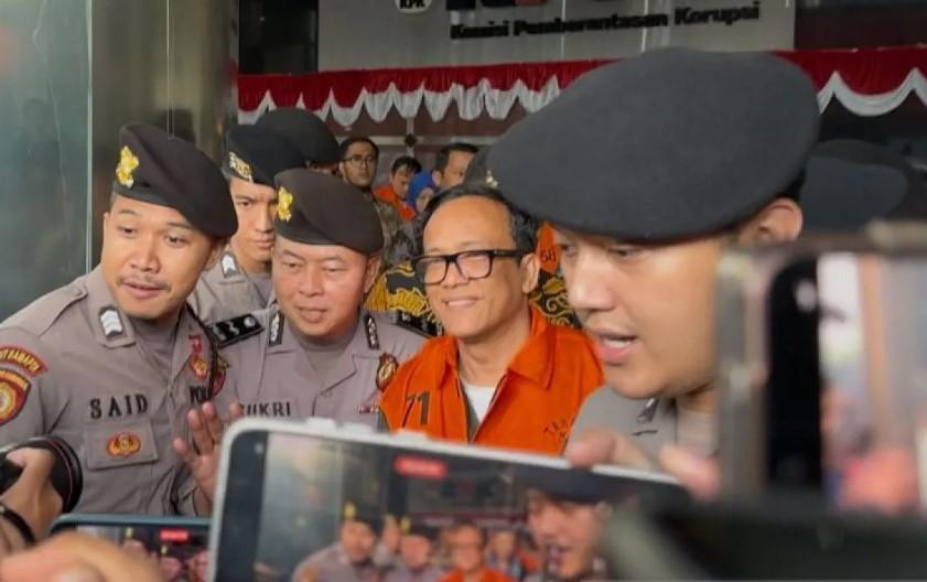 KPK Temukan Empat Ponsel Tersembunyi di Plafon Rumah Eks Wamenaker Immanuel Ebenezer