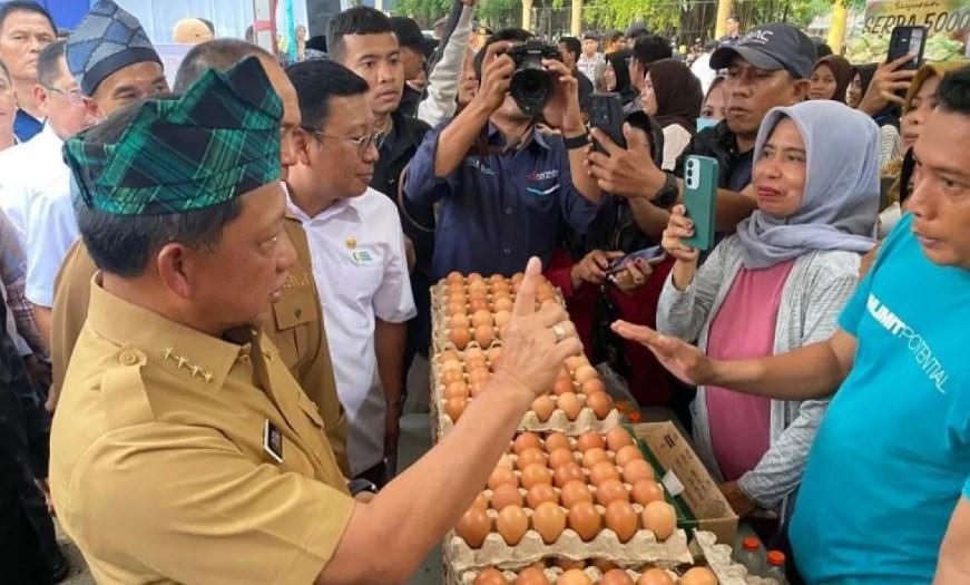 Ribuan Warga Serbu Pasar Murah Bersama Mendagri Tito Karnavian di Kendari