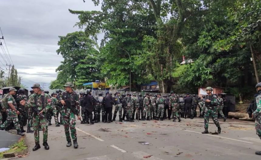 Polisi Tangkap 10 Pelaku Aksi Anarkis di Sorong, Mobil Dinas Gubernur Ikut Dirusak