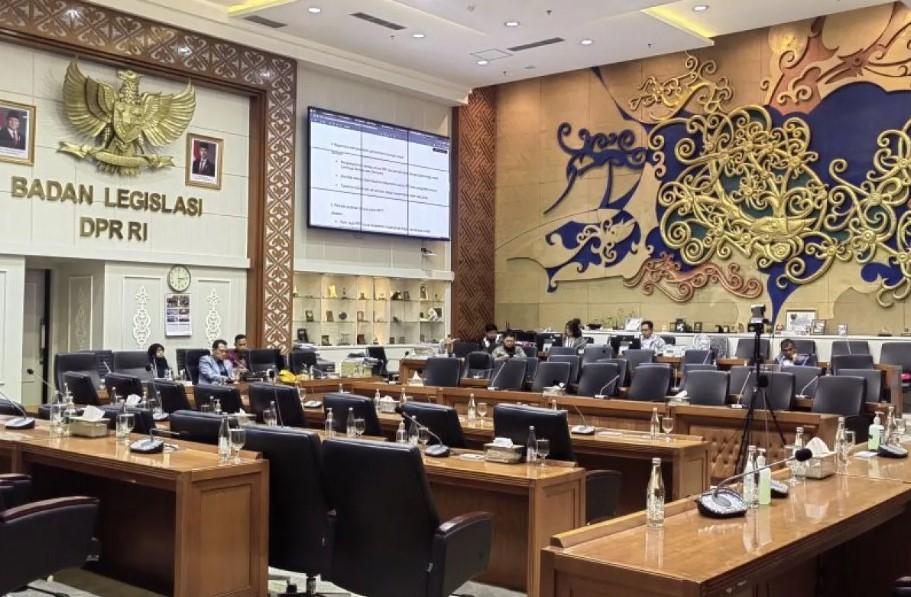 DPR Bahas Regulasi Pekerja Rumah Tangga Digital dalam Rapat dengan Aplikator