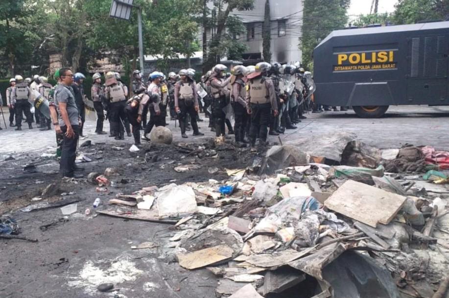 Lobi Gedung DPRD Jawa Barat Rusak Parah Dibobol Massa Demonstran di Bandung