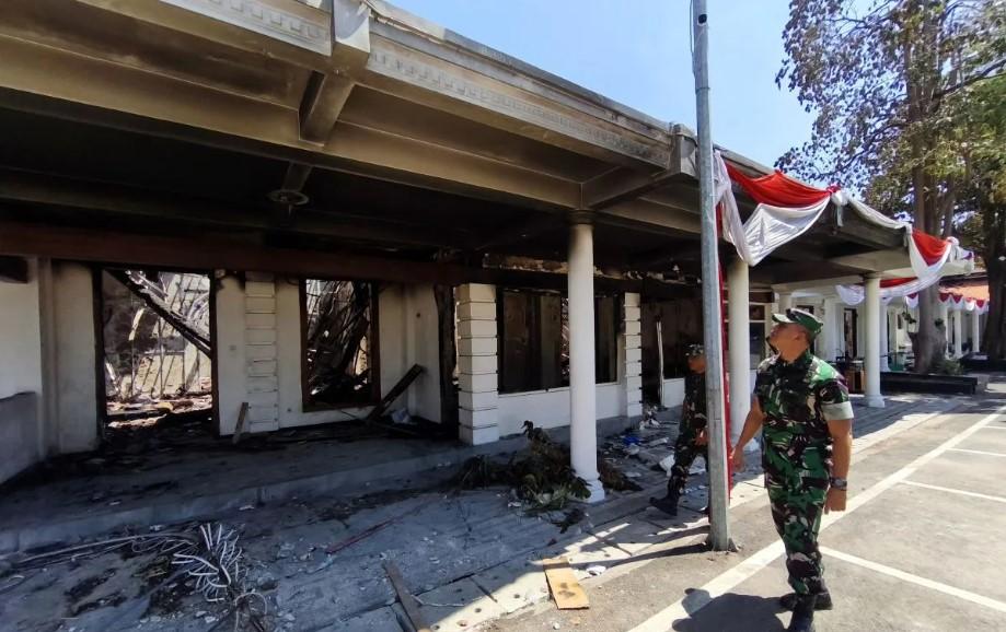Pangdam V/Brawijaya Prihatin Gedung Negara Grahadi Terbakar Akibat Aksi Anarkis