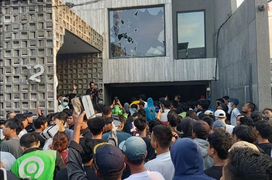 Polisi Selidiki Penjarahan Rumah Anggota DPR Ahmad Sahroni di Tanjung Priok