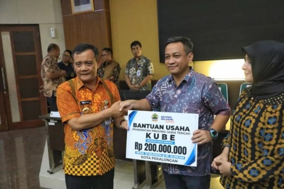 Pemprov Jateng Salurkan Bantuan Rp61 Miliar untuk Pemulihan dan Program di Kota Pekalongan