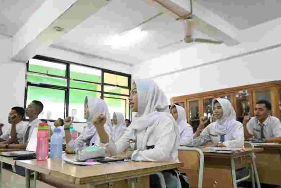 DKI Jakarta Siapkan Sanksi Pencabutan KJP Plus dan KJMU bagi Peserta Didik Terlibat Kerusuhan