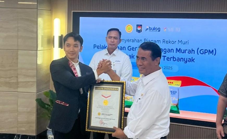 Kementan, Kemendagri, dan Bulog Raih Rekor MURI Gelar Gerakan Pangan Murah Serentak di 4.337 Titik