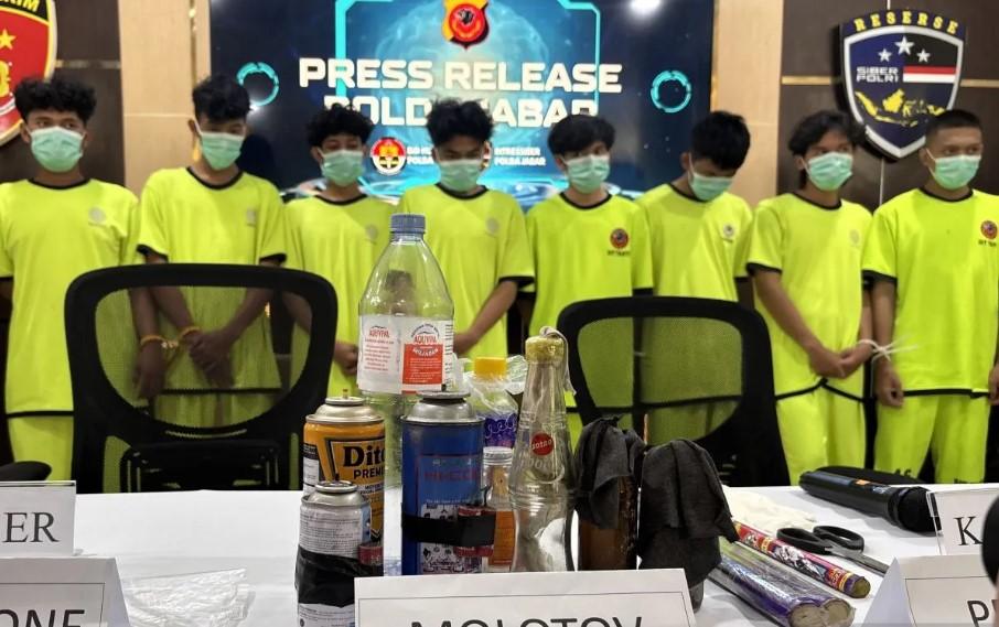 Delapan Provokator Pembakar Wisma MPR di Bandung Ditangkap Polisi, Diduga Aksi Sudah Terencana