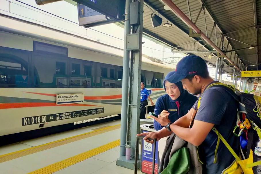 325 Ribu Penumpang Gunakan Kereta Api Saat Libur Panjang Maulid Nabi