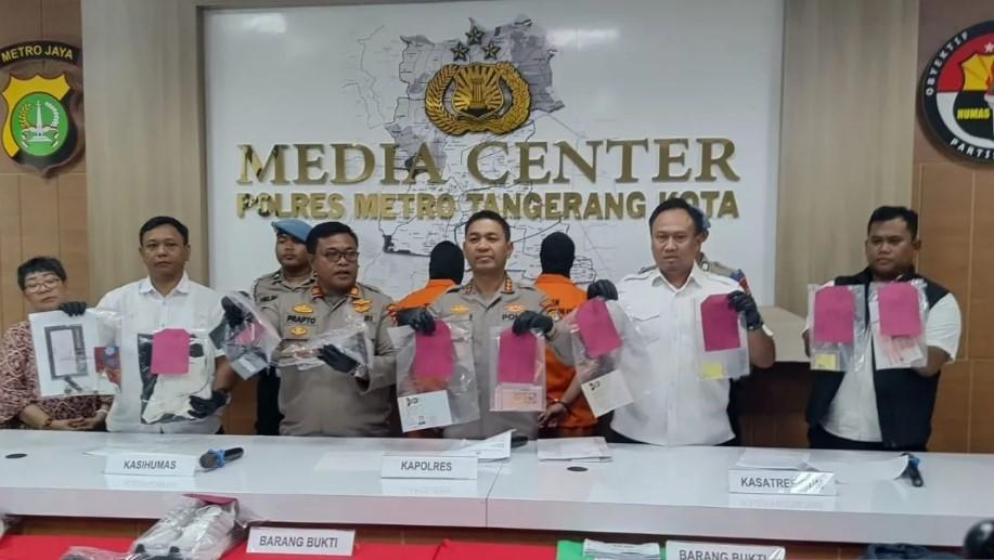 Polisi Tangkap Dua Warga Negara Tiongkok Pencuri Perhiasan Rp4,5 Miliar di Karawaci