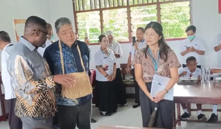 Jepang Lewat UNICEF-JICA Salurkan Makanan Bergizi Gratis untuk Siswa SD di Biak Numfor