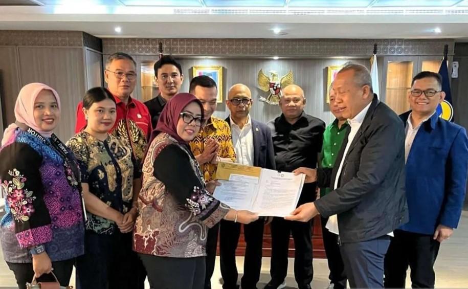 DPRD Kalbar Serahkan Aspirasi Mahasiswa dan Masyarakat ke Pimpinan DPR RI