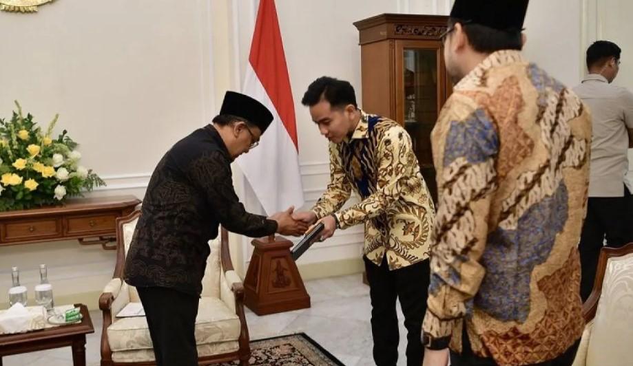 Wapres Gibran Ajak Santri Melek AI dan Coding untuk Hadapi Dunia Kerja