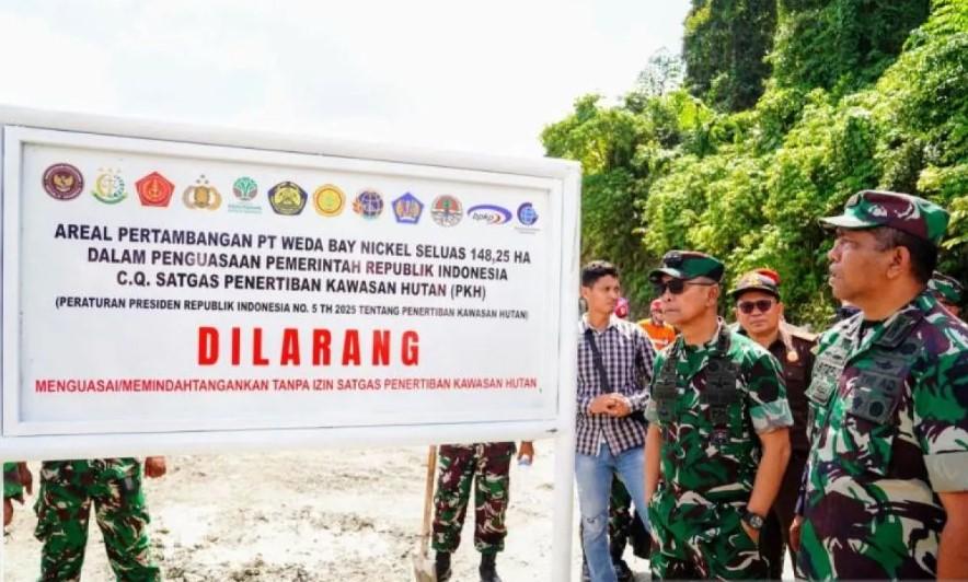Mabes TNI Segel Dua Perusahaan Tambang Ilegal di Maluku Utara dan Sulawesi Tenggara
