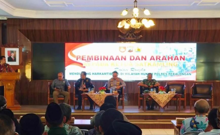 Kemendagri Tegaskan Peran Satlinmas Efektif Jaga Ketertiban di Pekalongan